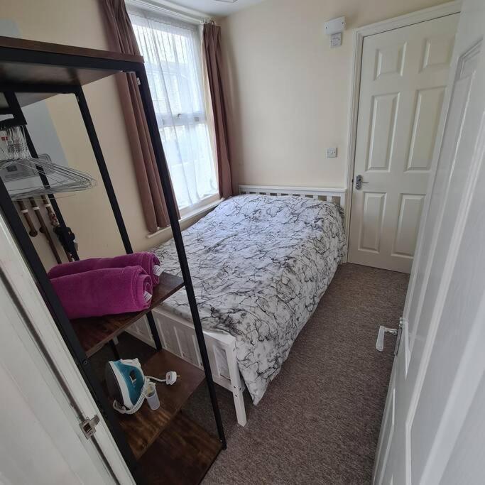 Groundfloor One Bedroom Apartment Ryde  Bagian luar foto